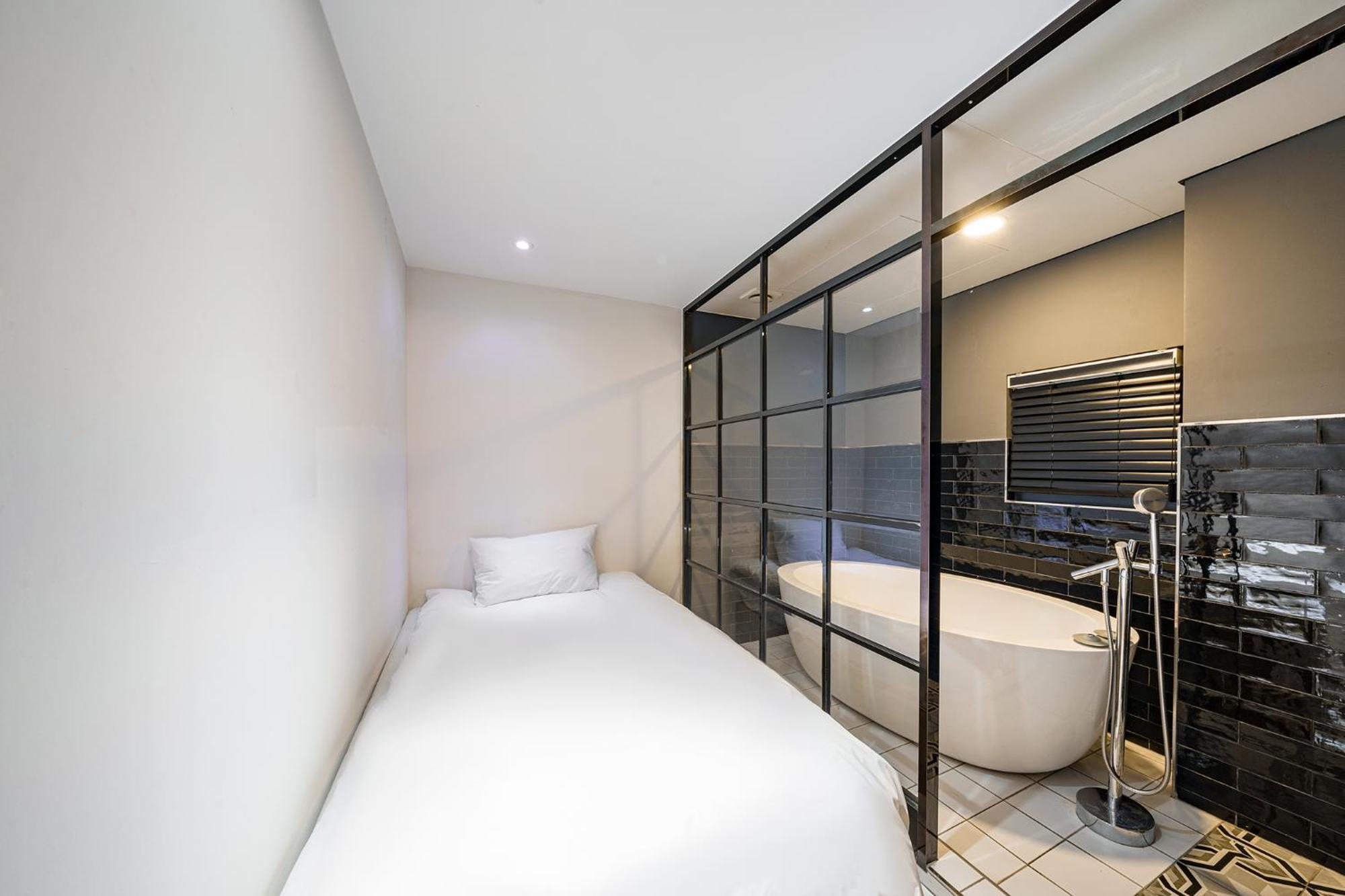 H-Avenue Hotel Yeoksam Seoul Exterior photo